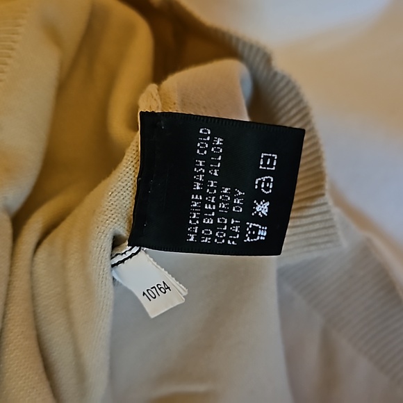 AUGUST SILK top NWOT - Picture 4 of 5